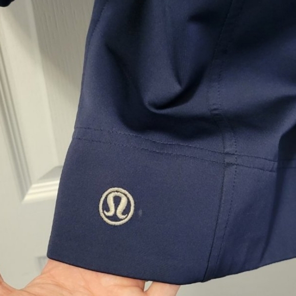 Lululemon long rain jacket - Picture 4 of 5